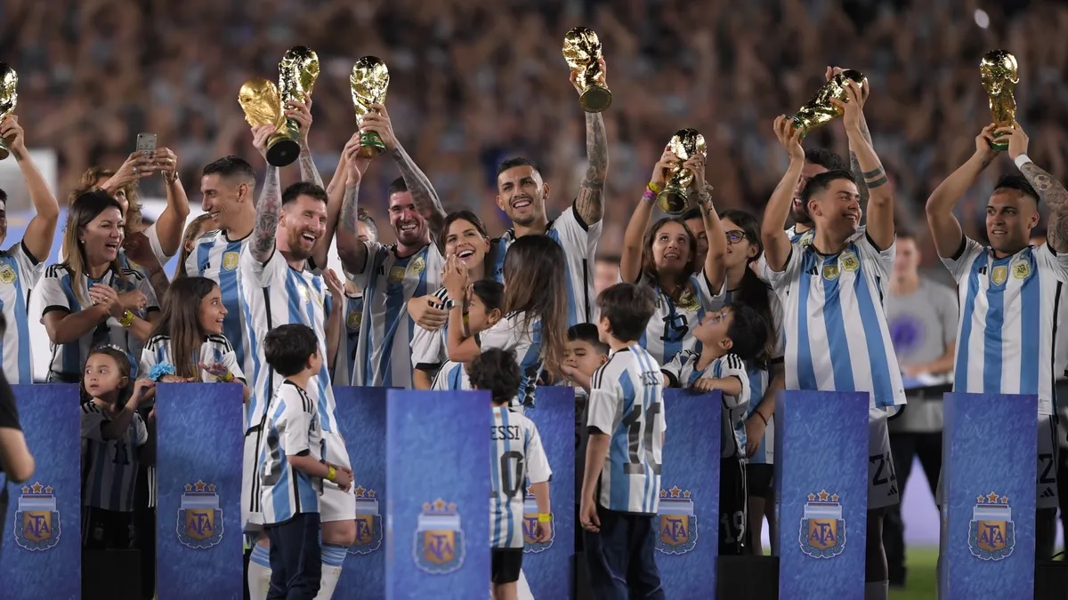 Emoci N En El Monumental Messi Y La Selecci N Argentina Celebraron La