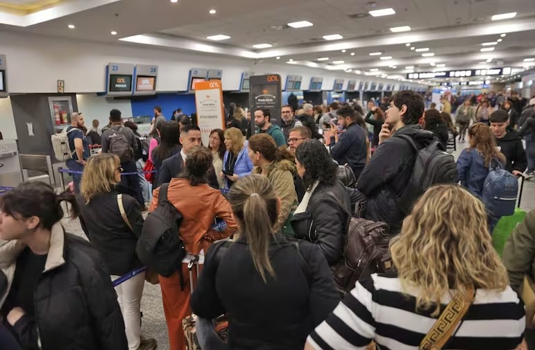 Una Falla Técncia Afectó Vuelos En Aeroparque Y En Ezeiza Y Perjudicó A Miles De Pasajeros 8800