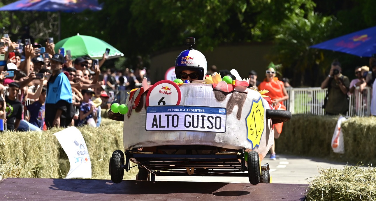 Celebraron la carrera de Autos Locos en la avenida 9 de Julio - Pura Ciudad